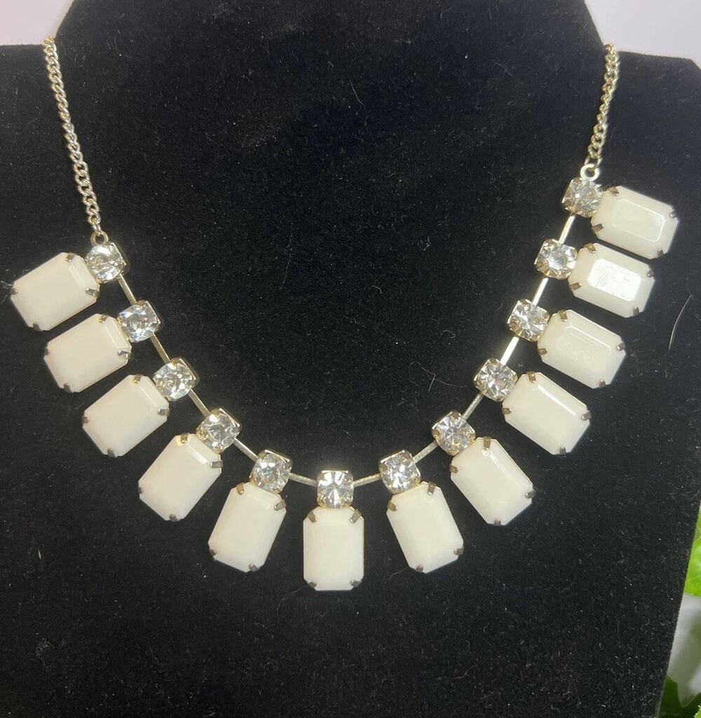 Joan Rivers acrylic necklace Silver Tone 18”